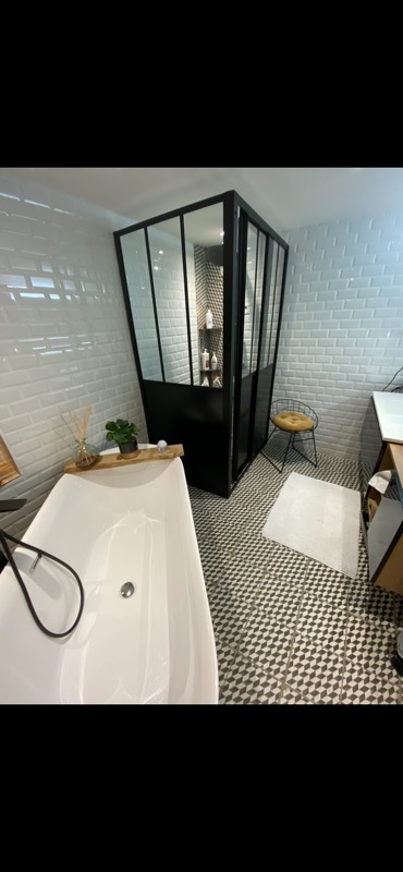 Réalisation d'une salle de bain par DUCEPT Carrelage, carreleur à Fontenay-le-Comte