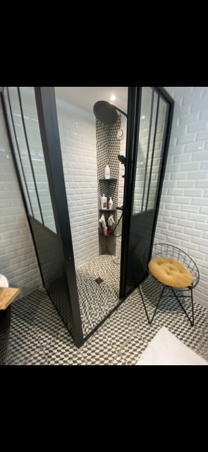 Réalisation d'une salle de bain par DUCEPT Carrelage, carreleur à Fontenay-le-Comte